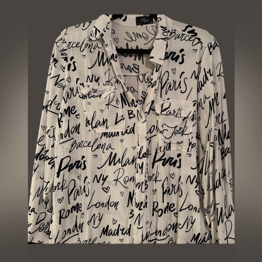 Black and White Script Print Women's Top